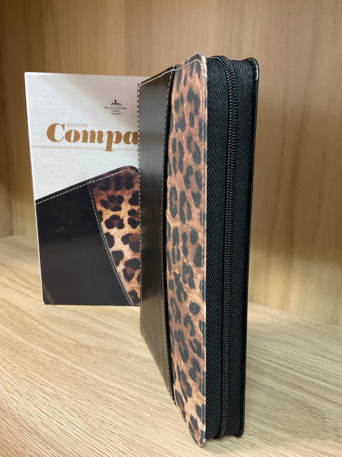 Reina Valera 1960 compacta con cierre