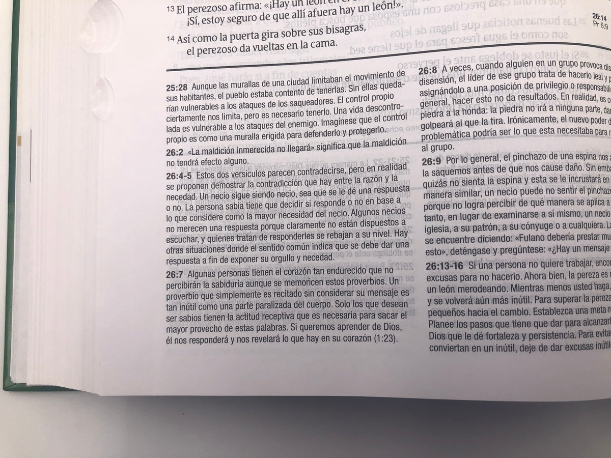 Biblia de estudio Diario Vivir NTV Tapa Dura con índice